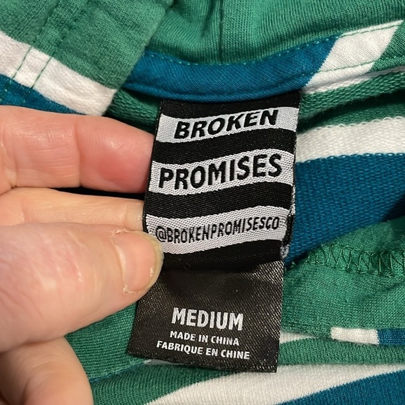Zumiez | Broken Promises | “We Ain’t Homies”| Green/Blue |Crop Hoodie| Size M - Picture 9 of 16